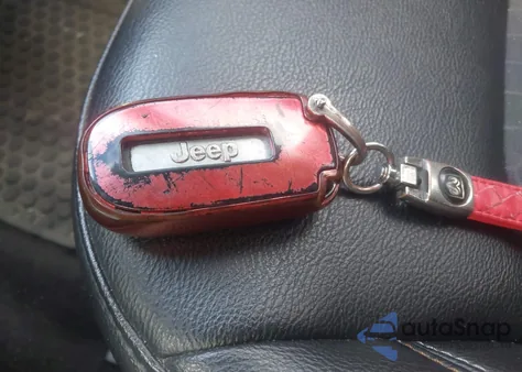 2018 Jeep Compass Latitude 4X4 z USA, uszkodzony, nr VIN 3C4NJDBB6JT112914